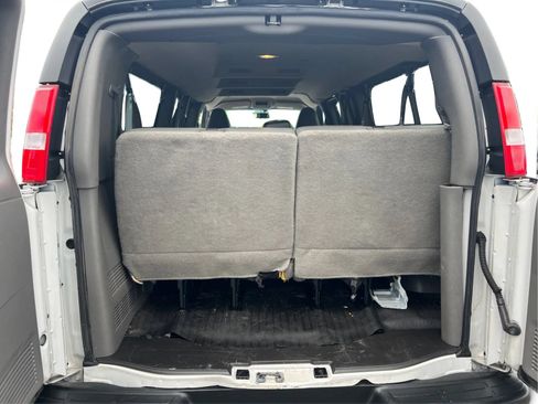 Used 2022 Chevrolet Express 3500 LS RWD image 18