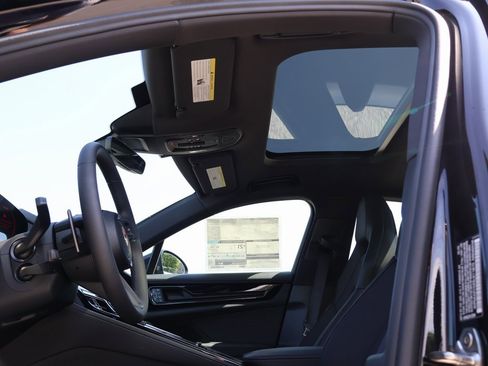 New 2025 Porsche Panamera image 36