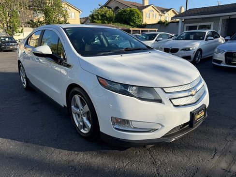 Used 2015 Chevrolet Volt FWD image 3