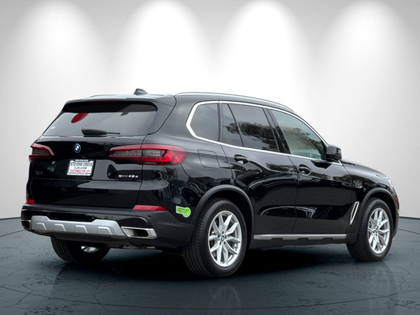 Used 2023 BMW X5 xDrive45e w/ Parking Assistance Package AWD/4WD image 4
