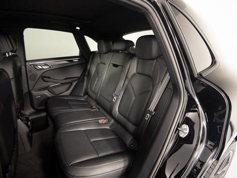 New 2026 Porsche Macan S image 31