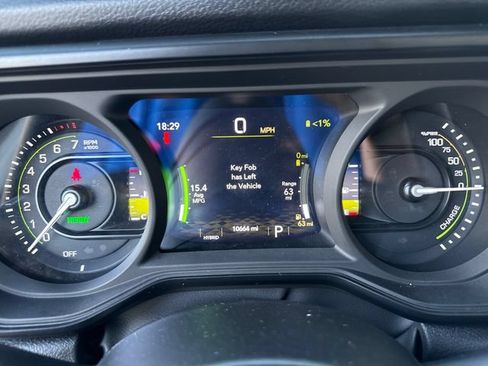 Used 2024 Jeep Wrangler Unlimited AWD/4WD image 15