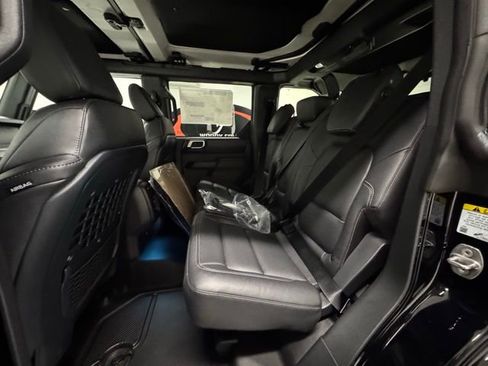 New 2025 Ford Bronco Badlands image 10