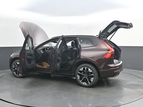 New 2026 Volvo XC60 B5 Plus AWD/4WD image 38