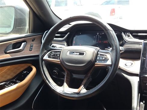 Used 2021 Jeep Grand Cherokee L Summit w/ Advanced Protech Group IV image 12