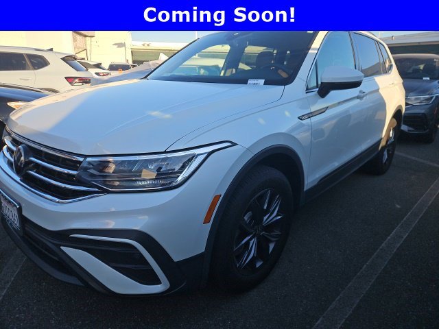 Used 2023 Volkswagen Tiguan SE FWD image 1