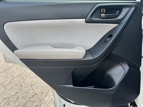 Used 2018 Subaru Forester 2.5i Premium w/ All-Weather Package image 21