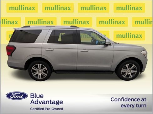 Used 2024 Ford Expedition Limited image 2