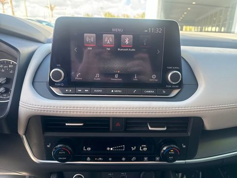 Used 2023 Nissan Rogue SV w/ SV Premium B Package image 19