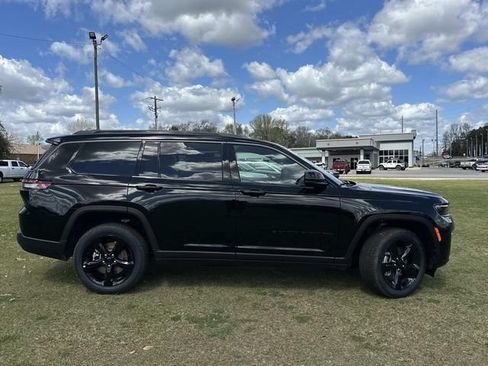 New 2026 Jeep Grand Cherokee L Limited w/ Limited Altitude Package AWD/4WD image 6