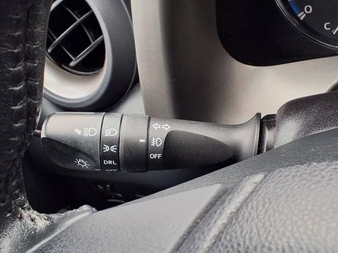 Used 2016 Toyota RAV4 XLE w/ Four Season Floor Mat Package image 21