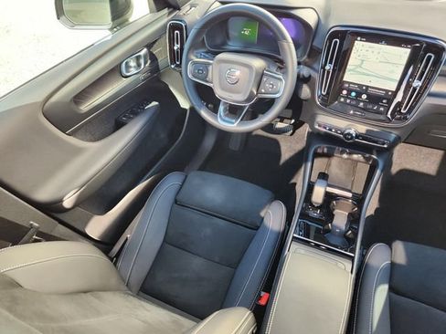 Certified 2023 Volvo C40 P8 Recharge Ultimate AWD/4WD image 12