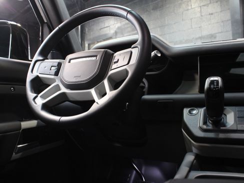 Used 2024 Land Rover Defender 110 X-Dynamic SE image 55