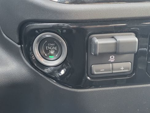 Used 2023 Chevrolet Silverado 1500 ZR2 w/ Technology Package image 23