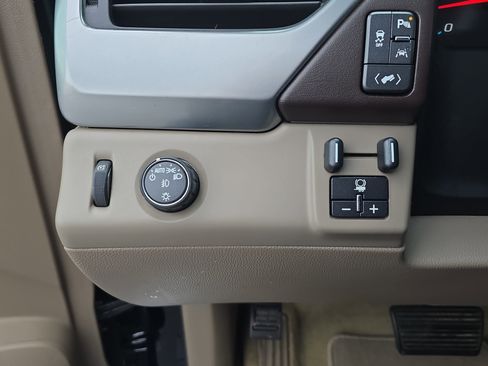 Used 2017 Chevrolet Tahoe LT w/ LT Signature Package image 25