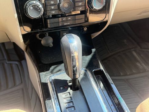 Used 2011 MAZDA Tribute i Sport image 9