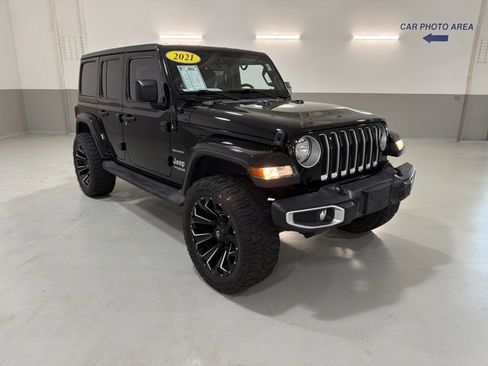 Used 2021 Jeep Wrangler Unlimited Sahara w/ Uconnect 4C Nav & Sound Group AWD/4WD image 4