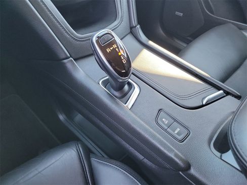 Used 2018 Cadillac XT5 Premium Luxury image 15