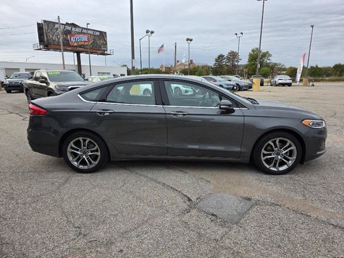 Used 2020 Ford Fusion SEL image 4