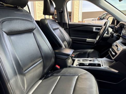 Used 2021 Ford Explorer XLT w/ Equipment Group 202A image 21