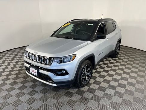 Used 2026 Jeep Compass Limited image 3