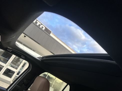 Used 2025 Toyota 4Runner Limited image 11