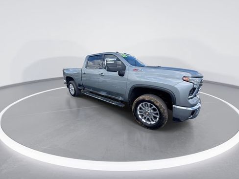 Used 2025 Chevrolet Silverado 2500 LTZ w/ LTZ Plus Package AWD/4WD image 2