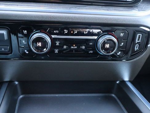 Used 2024 Chevrolet Silverado 2500 LTZ w/ LTZ Premium Package image 10