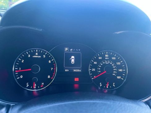 Used 2018 Kia Forte S FWD image 12