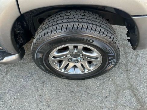 Used 2005 Toyota Sequoia SR5 image 33