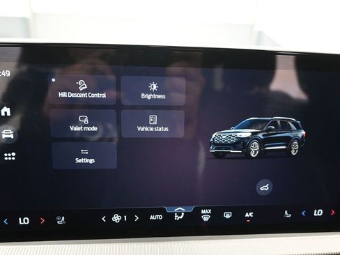 Used 2025 Ford Explorer ST-Line w/ ST-Line Street Pack image 16