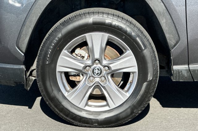 Certified 2025 Toyota RAV4 XLE AWD/4WD image 30