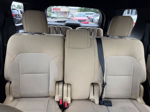 Used 2017 Ford Explorer XLT FWD image 17