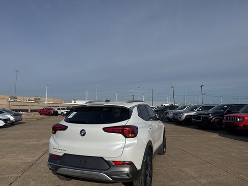 Used 2021 Buick Encore GX Essence image 19