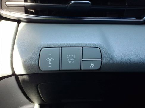 Certified 2025 Hyundai Elantra Limited w/ Cargo Package image 24