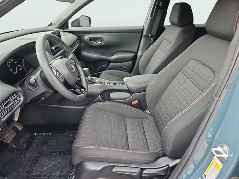 Used 2025 Honda HR-V Sport image 28