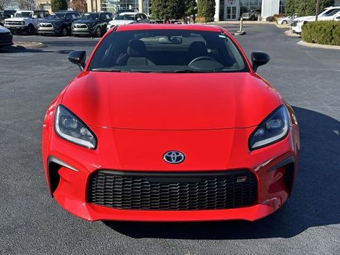 Used 2023 Toyota GR86 Base w/ ALL Weather Mat Package (TMS) image 9