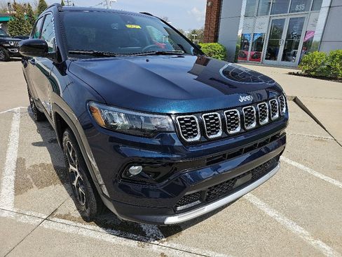 Certified 2024 Jeep Compass Limited AWD/4WD image 3