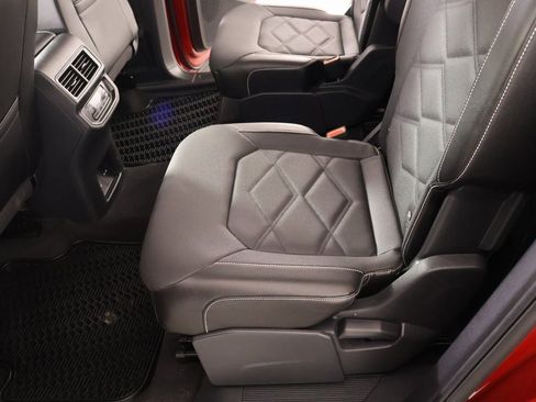 Used 2024 Volkswagen Atlas SE image 12