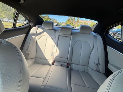 Used 2025 Genesis G70 2.5T image 39