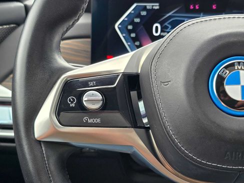 Used 2023 BMW i7 xDrive60 AWD/4WD image 32