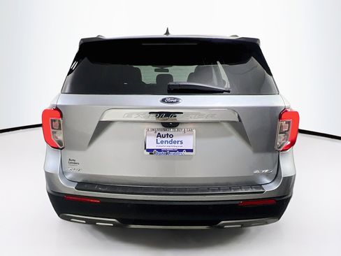 Used 2021 Ford Explorer XLT w/ Equipment Group 202A AWD/4WD image 6