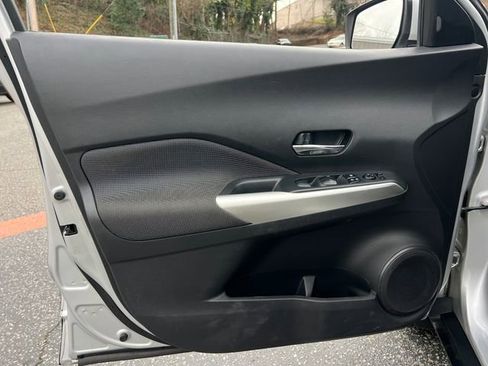 Used 2018 Nissan Kicks SV w/ Exterior Package image 10