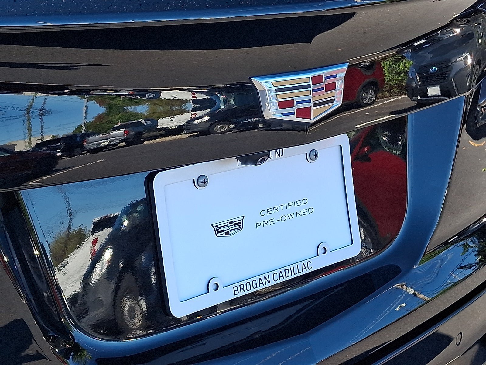 Certified 2024 Cadillac XT4 Premium Luxury AWD/4WD image 33