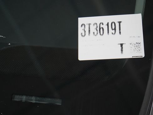 Used 2018 Toyota Sienna XLE image 29