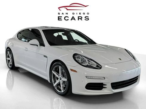 Used 2016 Porsche Panamera image 3