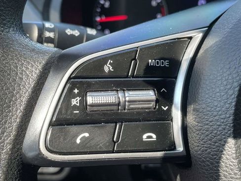 Used 2023 Kia Seltos LX image 11