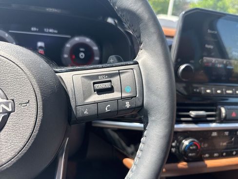 Used 2024 Nissan Pathfinder Platinum w/ Cargo Package image 24