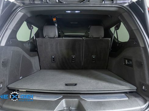 Used 2022 Cadillac Escalade ESV Premium Luxury image 35