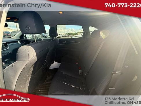 Used 2020 Kia Sorento LX FWD image 6